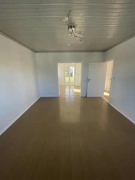 3 Zimmer-Wohnung in einem 2 Familienhaus in ruhiger Lage zu vermieten — photo 1